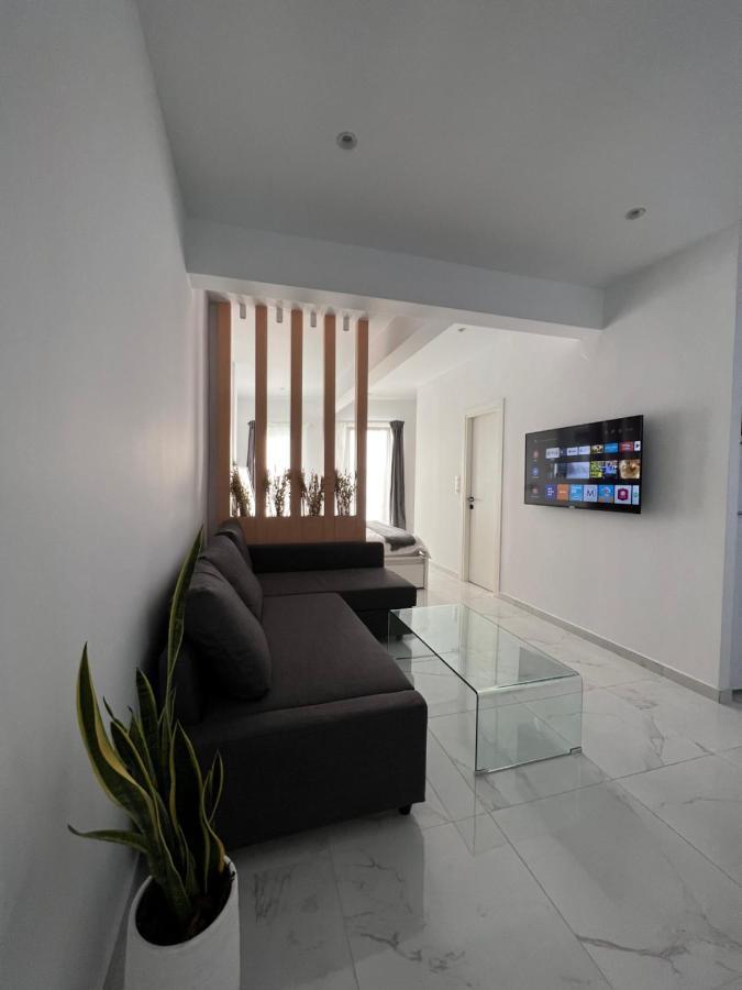 Modern 1-Bedroom Apartment In The City Center Tessalónica Exterior foto